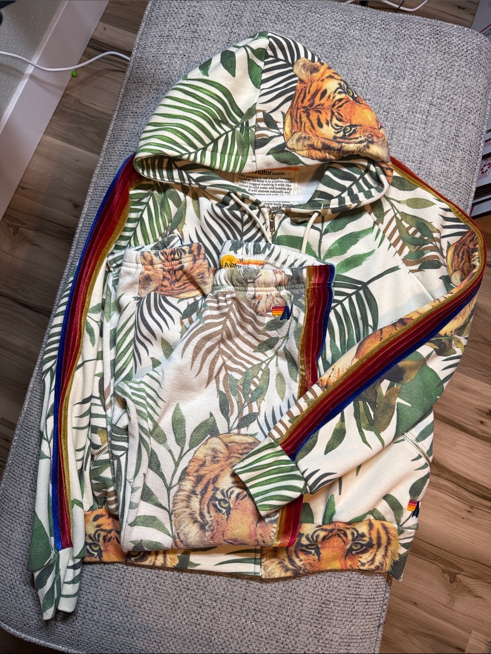 Aviator Nation Jungle Tiger‎ Classic Vintage White SET Full Zip//Bottoms S/M